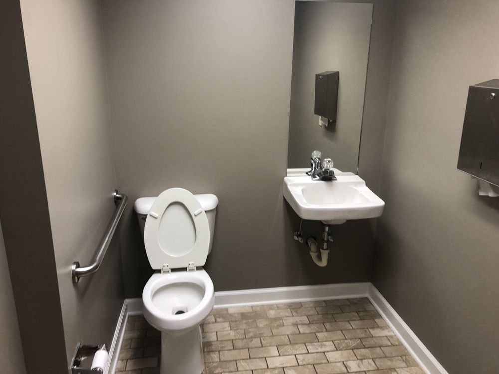 119 W Summit Hill Dr, Knoxville, TN 37902